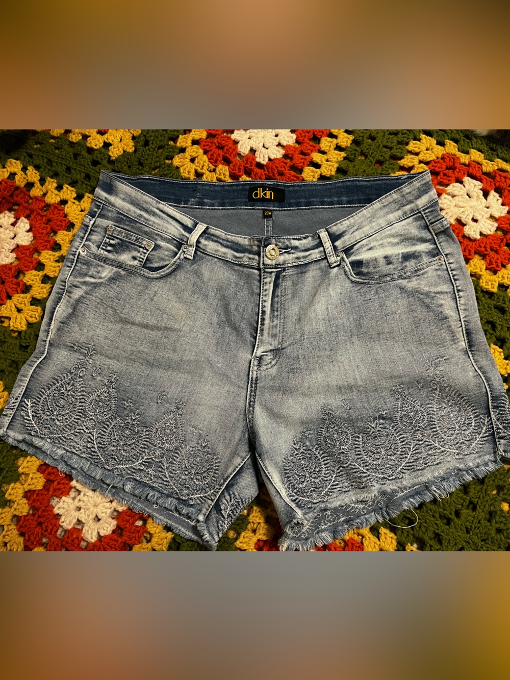dkin Light Acid Wash Blue Embroidered Frayed Hem Denim Shorts 20W
